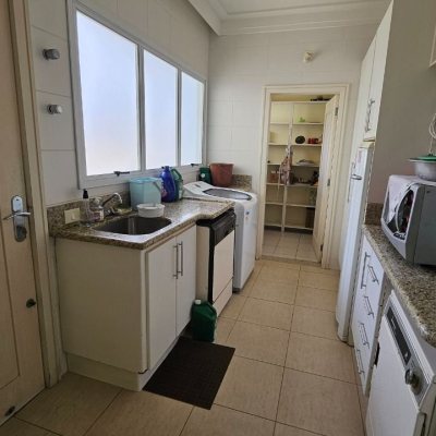 Casa Residencial com 339m², 3 quartos (sendo 3 suítes), 3 garagens, no bairro Santa Mônica em Florianópolis