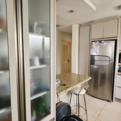 Casa Residencial com 339m², 3 quartos (sendo 3 suítes), 3 garagens, no bairro Santa Mônica em Florianópolis