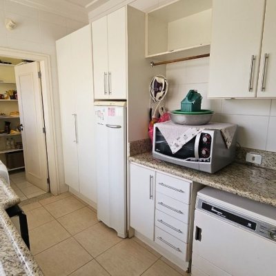 Casa Residencial com 339m², 3 quartos (sendo 3 suítes), 3 garagens, no bairro Santa Mônica em Florianópolis