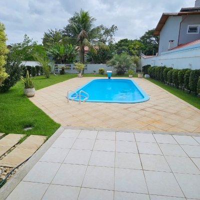 Casa Residencial com 339m², 3 quartos (sendo 3 suítes), 3 garagens, no bairro Santa Mônica em Florianópolis