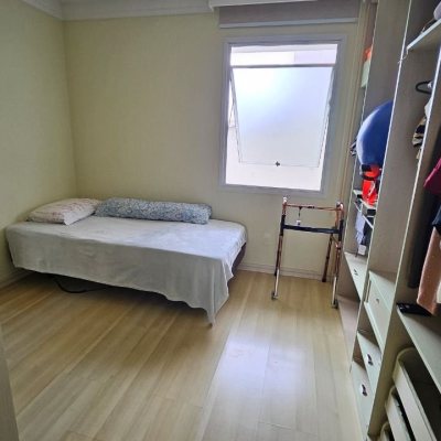 Casa Residencial com 339m², 3 quartos (sendo 3 suítes), 3 garagens, no bairro Santa Mônica em Florianópolis