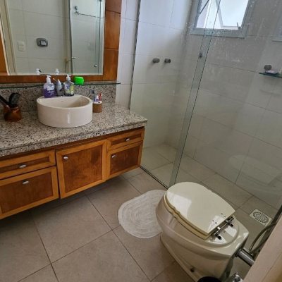 Casa Residencial com 339m², 3 quartos (sendo 3 suítes), 3 garagens, no bairro Santa Mônica em Florianópolis