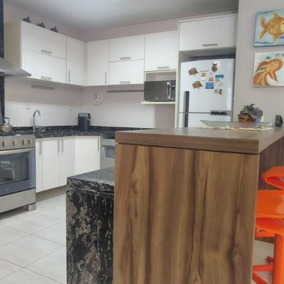 Apartamentos com 118m², 3 quartos (sendo 1 suíte), 2 garagens, no bairro Jurerê em Florianópolis