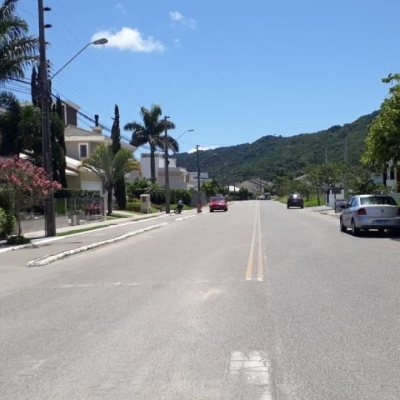 Casa Residencial com 200m², 3 quartos, 1 suíte, 4 garagens, no bairro Cachoeira Do Bom Jesus em Florianópolis