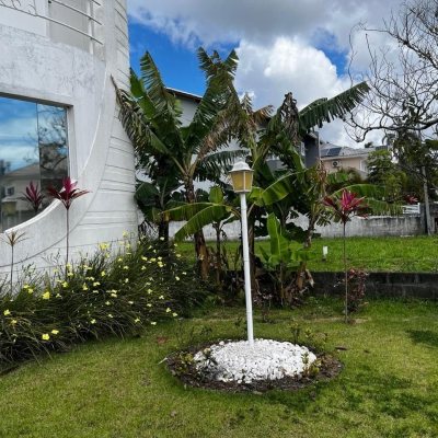 Casa Residencial com 200m², 3 quartos, 1 suíte, 4 garagens, no bairro Cachoeira Do Bom Jesus em Florianópolis