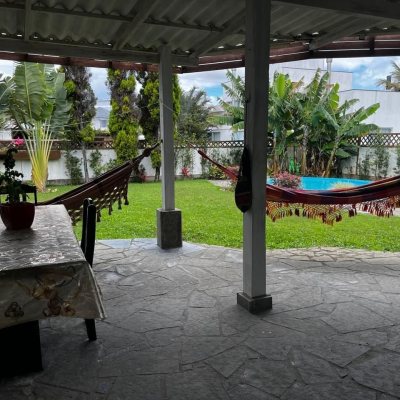 Casa Residencial com 200m², 3 quartos, 1 suíte, 4 garagens, no bairro Cachoeira Do Bom Jesus em Florianópolis