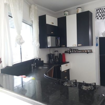 Casa Residencial com 200m², 3 quartos, 1 suíte, 4 garagens, no bairro Cachoeira Do Bom Jesus em Florianópolis