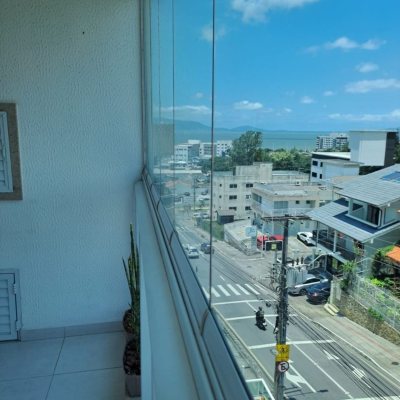 Apartamentos com 88m², 3 quartos (sendo 1 suíte), 2 garagens, no bairro Praia Comprida em São José