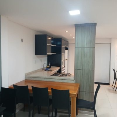 Apartamentos com 88m², 3 quartos (sendo 1 suíte), 2 garagens, no bairro Praia Comprida em São José