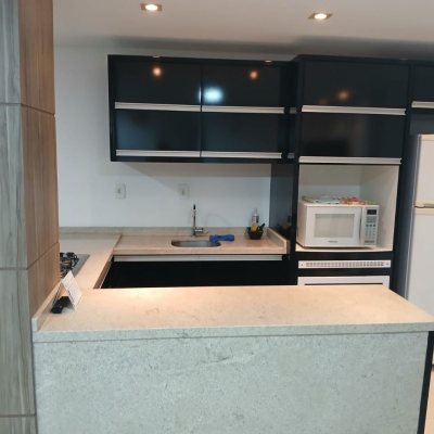 Apartamentos com 88m², 3 quartos (sendo 1 suíte), 2 garagens, no bairro Praia Comprida em São José