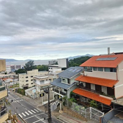 Apartamentos com 88m², 3 quartos (sendo 1 suíte), 2 garagens, no bairro Praia Comprida em São José