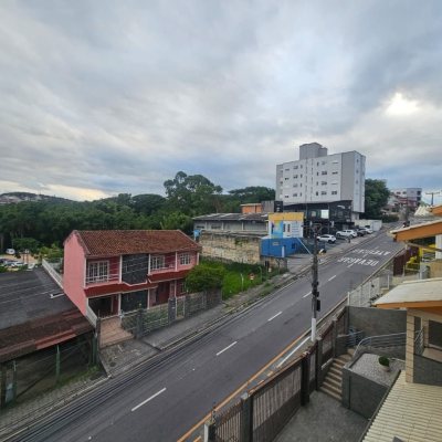 Apartamentos com 88m², 3 quartos (sendo 1 suíte), 2 garagens, no bairro Praia Comprida em São José
