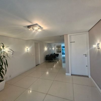 Apartamentos com 88m², 3 quartos (sendo 1 suíte), 2 garagens, no bairro Praia Comprida em São José