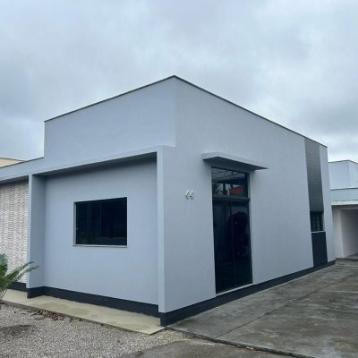 Casa Residencial com 110m², 2 quartos (sendo 1 suíte), 4 garagens, no bairro Rio Tavares em Florianópolis