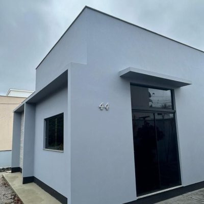 Casa Residencial com 110m², 2 quartos (sendo 1 suíte), 4 garagens, no bairro Rio Tavares em Florianópolis