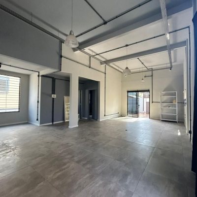 Casa Residencial com 110m², 2 quartos (sendo 1 suíte), 4 garagens, no bairro Rio Tavares em Florianópolis