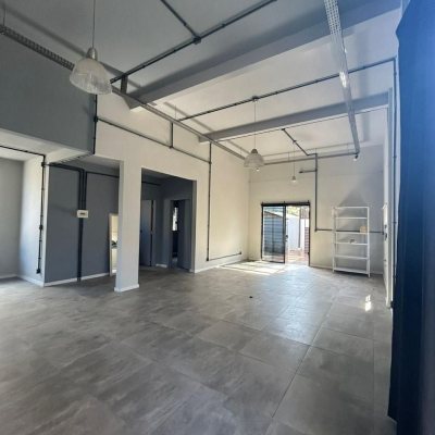 Casa Residencial com 110m², 2 quartos (sendo 1 suíte), 4 garagens, no bairro Rio Tavares em Florianópolis