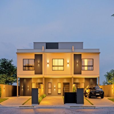 Casa em Condomínio com 108m², 2 quartos (sendo 2 suítes), 1 garagem, no bairro Vargem Do Bom Jesus em Florianópolis