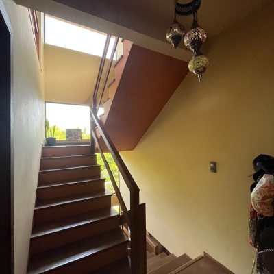 Casa Residencial com 250m², 3 quartos (sendo 2 suítes), 2 garagens, no bairro Pântano Do Sul em Florianópolis