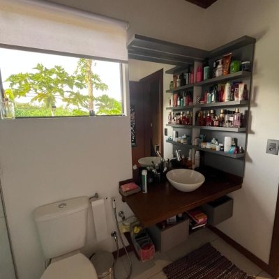 Casa Residencial com 250m², 3 quartos (sendo 2 suítes), 2 garagens, no bairro Pântano Do Sul em Florianópolis