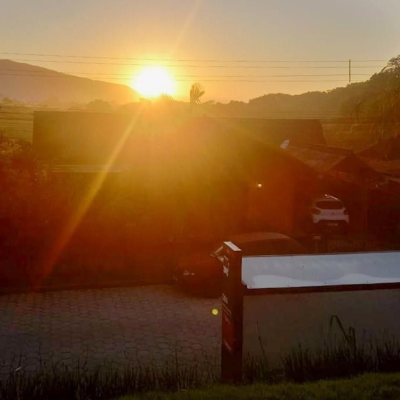 Casa Residencial com 60m², 2 quartos, 1 garagem, no bairro Pântano Do Sul em Florianópolis