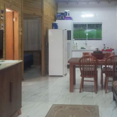 Casa Residencial com 60m², 2 quartos, 1 garagem, no bairro Pântano Do Sul em Florianópolis