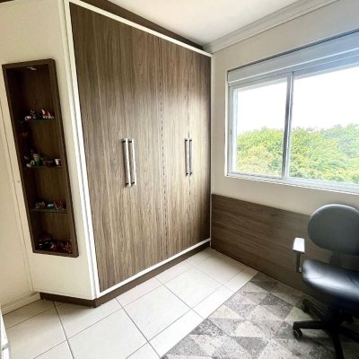 Apartamentos com 79m², 3 quartos, 1 suíte, 2 garagens, no bairro Estreito em Florianopolis