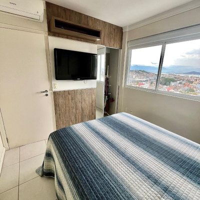 Apartamentos com 79m², 3 quartos, 1 suíte, 2 garagens, no bairro Estreito em Florianopolis