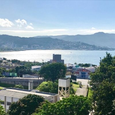 Apartamentos com 79m², 3 quartos, 1 suíte, 2 garagens, no bairro Estreito em Florianopolis