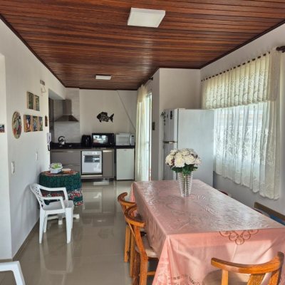 Apartamentos com 213m², 3 quartos, 2 garagens, no bairro Ingleses em Floranópolis
