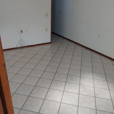 Casa Residencial com 253m², 3 quartos (sendo 1 suíte), 3 garagens, no bairro Trindade em Florianópolis