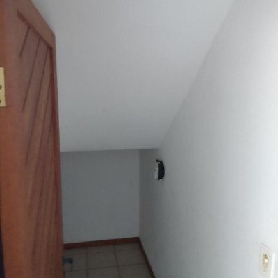 Casa Residencial com 253m², 3 quartos (sendo 1 suíte), 3 garagens, no bairro Trindade em Florianópolis