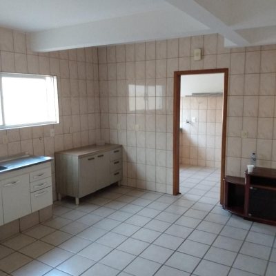 Casa Residencial com 253m², 3 quartos (sendo 1 suíte), 3 garagens, no bairro Trindade em Florianópolis