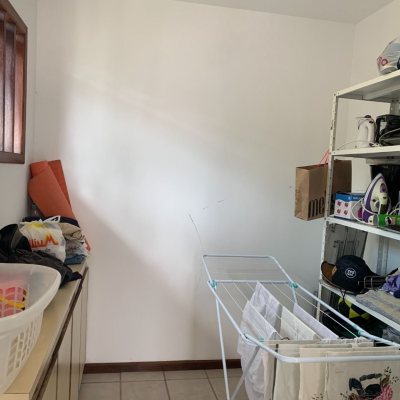 Casa Residencial com 238m², 5 quartos (sendo 2 suítes), 4 garagens, no bairro Itacorubi em Florianópolis