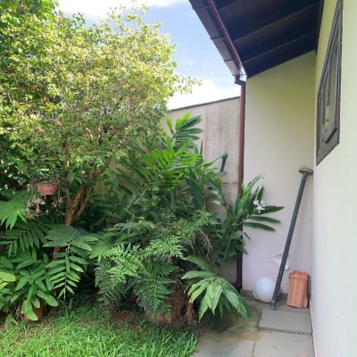 Casa Residencial com 238m², 5 quartos (sendo 2 suítes), 4 garagens, no bairro Itacorubi em Florianópolis
