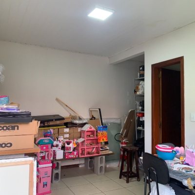 Casa Residencial com 238m², 5 quartos (sendo 2 suítes), 4 garagens, no bairro Itacorubi em Florianópolis