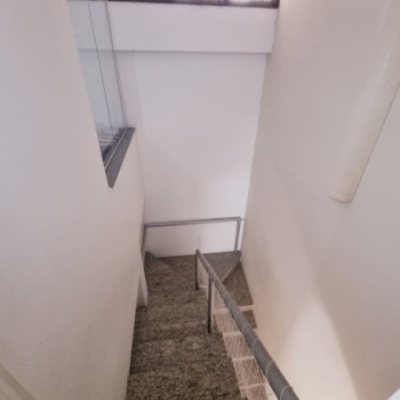 Casa Residencial com 233m², 3 quartos (sendo 1 suíte), 4 garagens, no bairro Balneário em Florianópolis