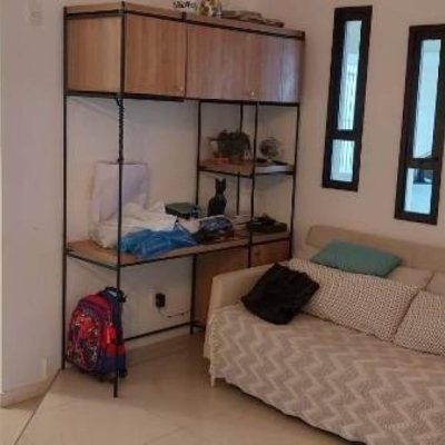 Casa Residencial com 233m², 3 quartos (sendo 1 suíte), 4 garagens, no bairro Balneário em Florianópolis