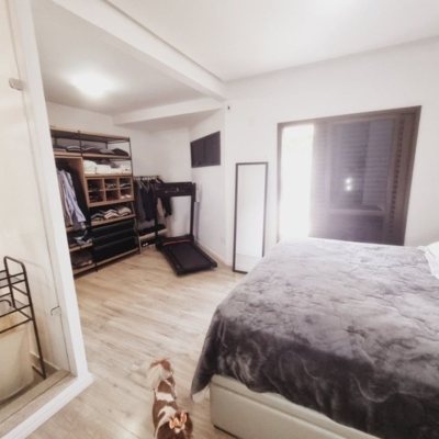 Casa Residencial com 233m², 3 quartos (sendo 1 suíte), 4 garagens, no bairro Balneário em Florianópolis