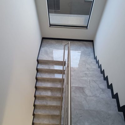 Casa em Condomínio com 250m², 3 quartos (sendo 3 suítes), 2 garagens, no bairro Rio Vermelho em Florianópolis