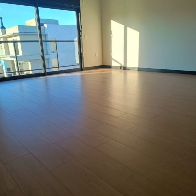 Casa em Condomínio com 250m², 3 quartos (sendo 3 suítes), 2 garagens, no bairro Rio Vermelho em Florianópolis