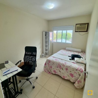 Casa Residencial com 169m², 5 quartos, 1 suíte, 1 garagem, no bairro Campeche em Florianópolis