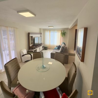 Casa Residencial com 169m², 5 quartos, 1 suíte, 1 garagem, no bairro Campeche em Florianópolis