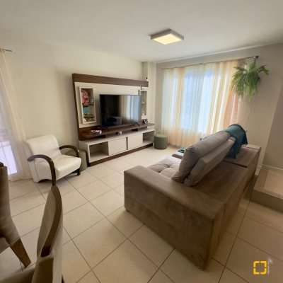 Casa Residencial com 169m², 5 quartos, 1 suíte, 1 garagem, no bairro Campeche em Florianópolis