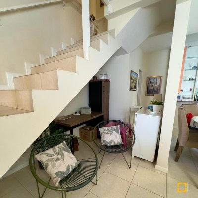 Casa Residencial com 169m², 5 quartos, 1 suíte, 1 garagem, no bairro Campeche em Florianópolis