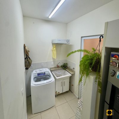 Casa Residencial com 169m², 5 quartos, 1 suíte, 1 garagem, no bairro Campeche em Florianópolis