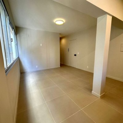 Apartamentos com 43m², 1 quarto, no bairro Centro em Florianópolis