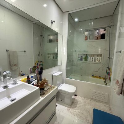 Apartamentos com 104m², 3 quartos, 1 garagem, no bairro Centro em Florianópolis