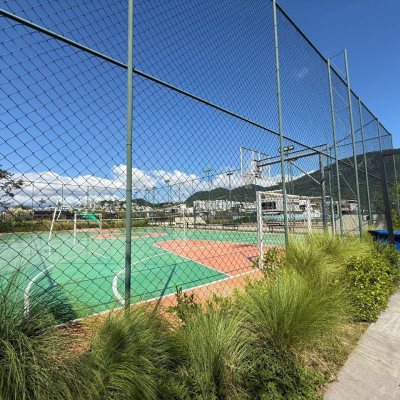 Casa em Condomínio com 298m², 3 quartos (sendo 3 suítes), 4 garagens, no bairro Pedra Branca em Palhoça