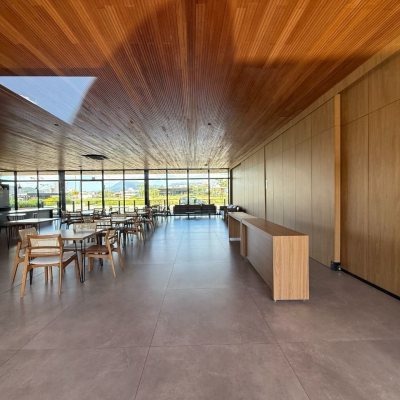 Casa em Condomínio com 298m², 3 quartos (sendo 3 suítes), 4 garagens, no bairro Pedra Branca em Palhoça